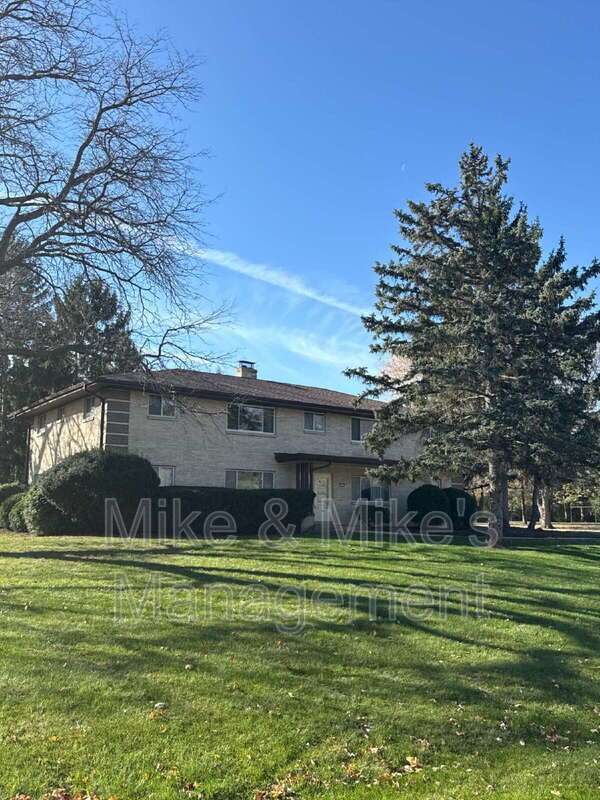 Large 2-Bedroom Apartment in Elm Grove Village property image